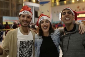 四个语言的《鼓浪屿之波》，十四个国家的舞者，精艺达人用快闪方式庆祝圣诞活动