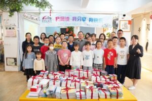 精艺达在后宅公益图书馆举办“我阅读、我分享、我快乐”慈善公益活动